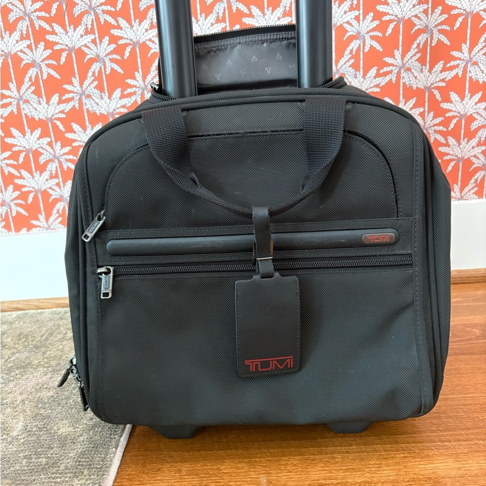 VTG TUMI Rolling Briefcase Wheeled Laptop Bag Carry-On Ballistic Nylon 2 Wheel - Picture 4 of 10